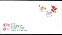 GB - Guernsey  1997  2 Werte auf 1 FDC  Rose / Freesie